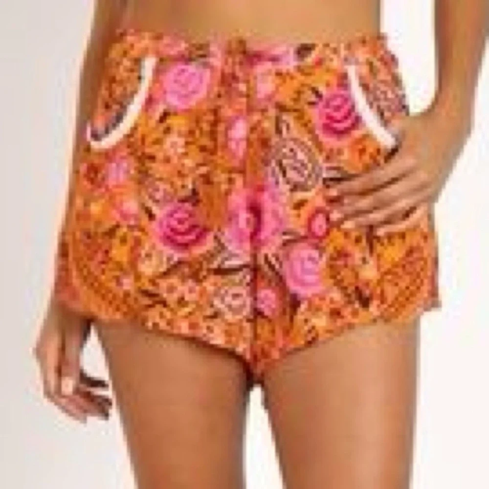 spell babushka shorts - Picture 11 of 11